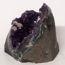 Amethyst-Geode aus Uruguay, exclusive dunkel violette Kristall Geode, traumhaftes Amethyst Standobjekt N144