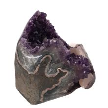 Amethyst-Geode aus Uruguay, exclusive dunkel violette Kristall Geode, traumhaftes Amethyst Standobjekt N144