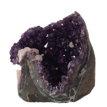 Amethyst-Geode aus Uruguay, exclusive dunkel violette Kristall Geode, traumhaftes Amethyst Standobjekt N144