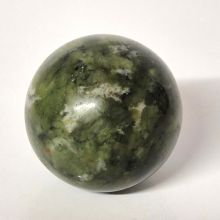 Edelstein Kugel grüne Jade, Steinkugel N194